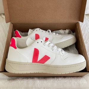 VEJA v-10 white rose fluo